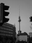 Fernsehturm Berlin und Ampel