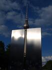 Fernsehturm Berlin und Wolken