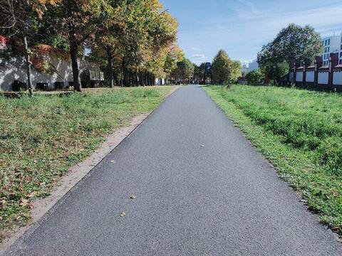 Postenweg im Invalidenfriedhof